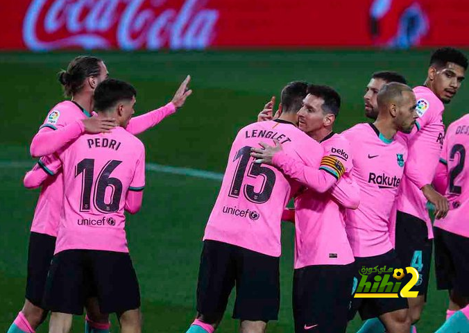 بيدريرول يطالب ميسي بعدم الرحيل عن برشلونة