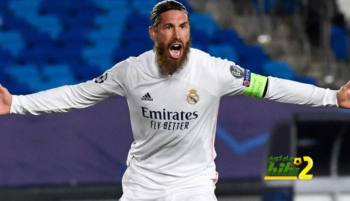 راموس يلقي الكرة في ملعب ريال مدريد