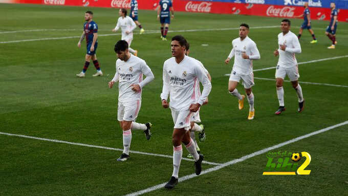 ريال مدريد يحتفل بفوزه الشاق على هويسكا