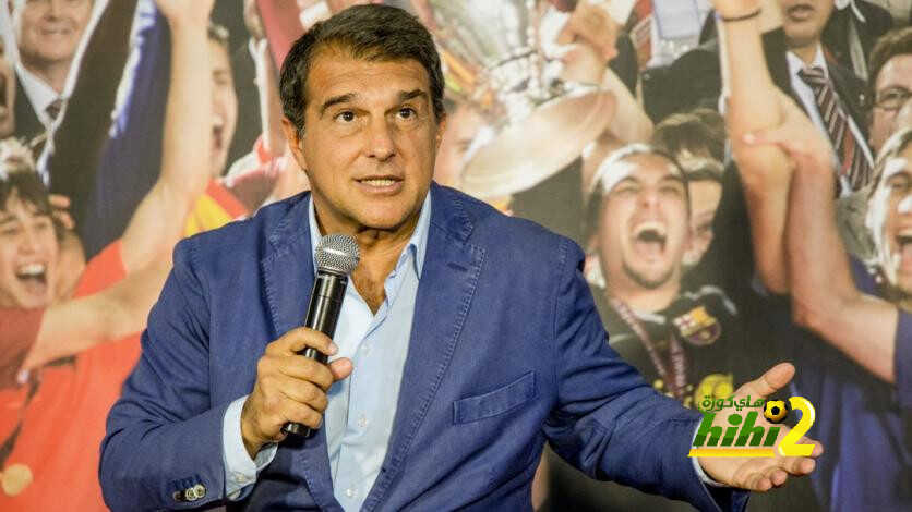 لابورتا يقبل قميص ميسي على الهواء مباشرة …كواليس أغرب حركة في التاريخ