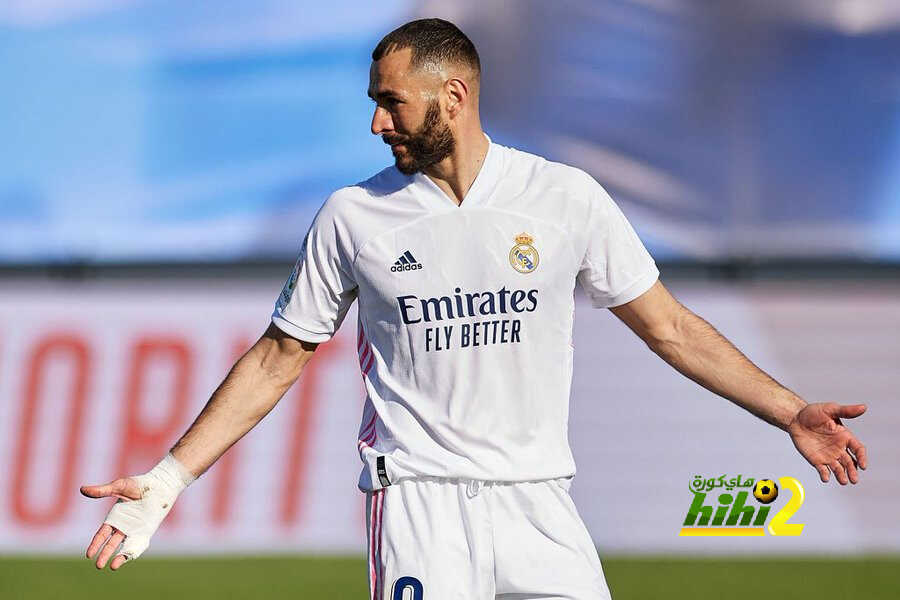 صورة في حساب بنزيما تشعل الجدل !