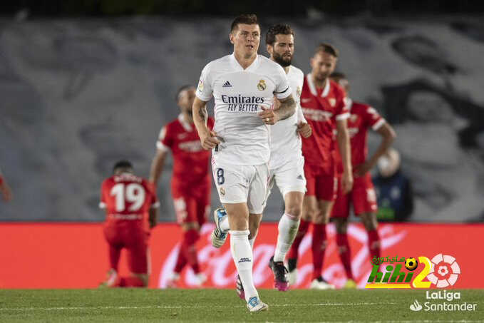 كيف عبر أحد نجوم ريال مدريد عن غضبه من التحكيم؟!