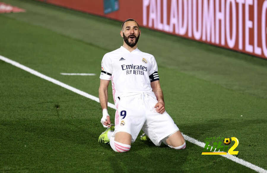 ماهي جائزة أفضل لاعب في الموسم التي حصدها بنزيما !