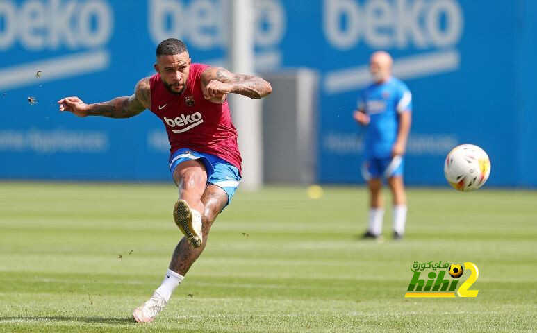 فيديو: هدف عالمي من ديباي في مران برشلونة