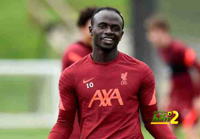 ليفربول يتفاوض لتجديد عقد ماني وروبرتسون