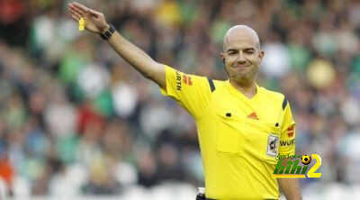 الكشف عن حكم مباراة برشلونة وريال بيتيس