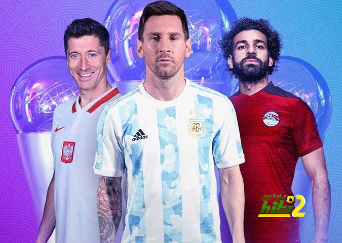 لماذا غاب بنزيما وحضر صلاح في القائمة النهائية؟!