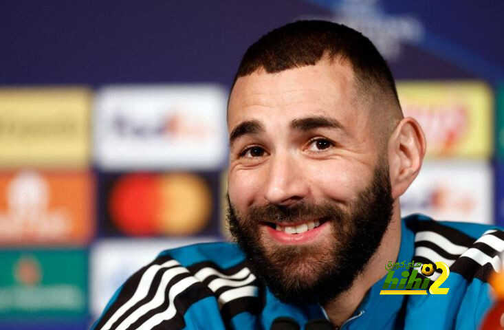 حقيقة حدوث مشادة بين بنزيما وأنشيلوتي أثناء العودة لمدريد