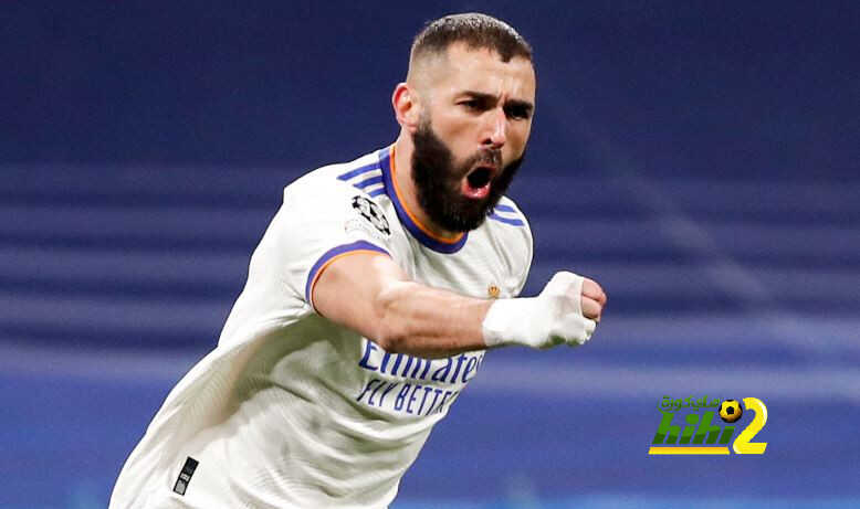 داني ألفيس يشيد بمستوى بنزيما بعد انتصار ريال مدريد