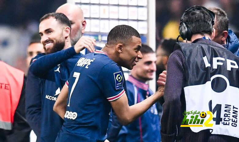 صور: هكذا احتفل مبابي مع زملائه بالدوري الفرنسي