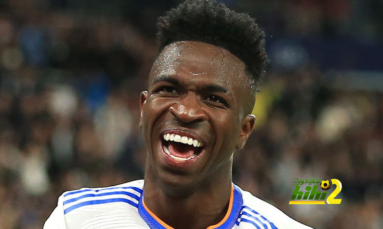 فيديو: فرحة الجماهير أثناء رفع كأس دوري الأبطال
