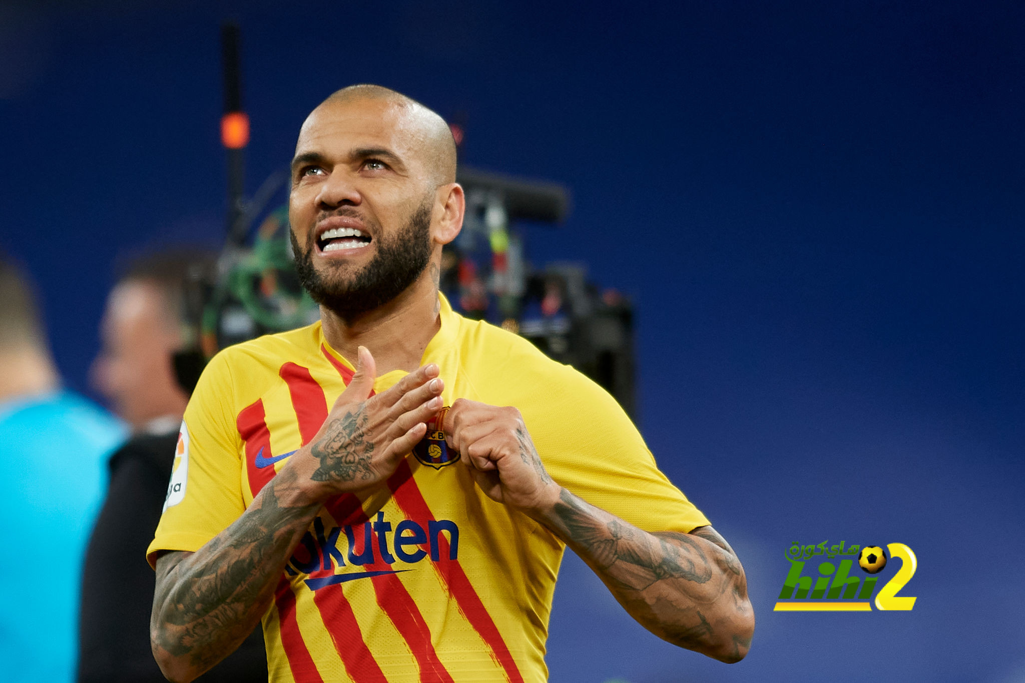 كل ما قدمه داني ألفيس مع برشلونة قبل رحيله