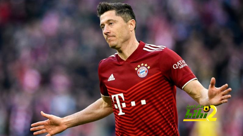 برشلونة ليس ذكيًا .. قرار شراء ليفاندوفسكي غير صائب