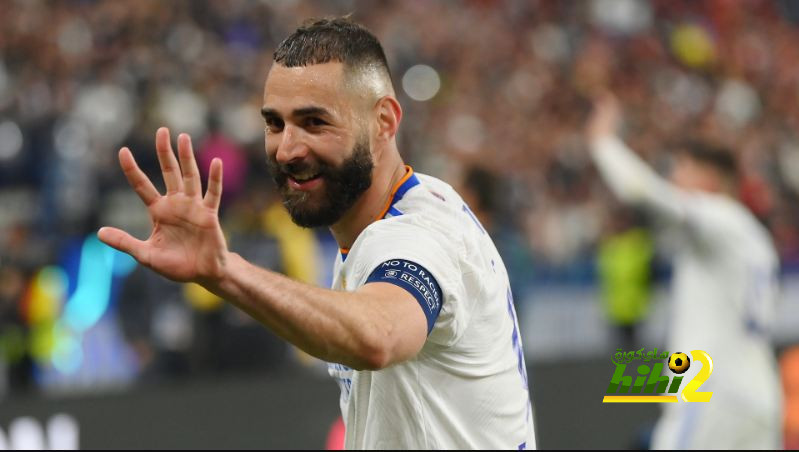 صورة: شاهد كيف رد بنزيما على وصول ليفاندوفسكي إلى برشلونة!