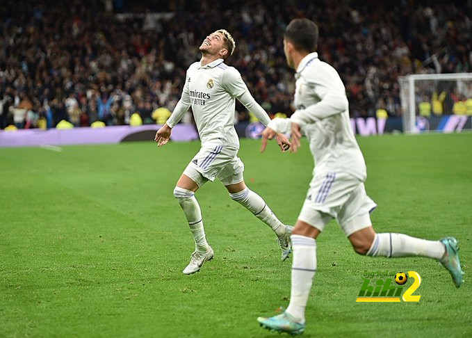 أنشيلوتي يحسم موقف بنزيما وفالفيردي من معركة لايبزيج بدوري الأبطال