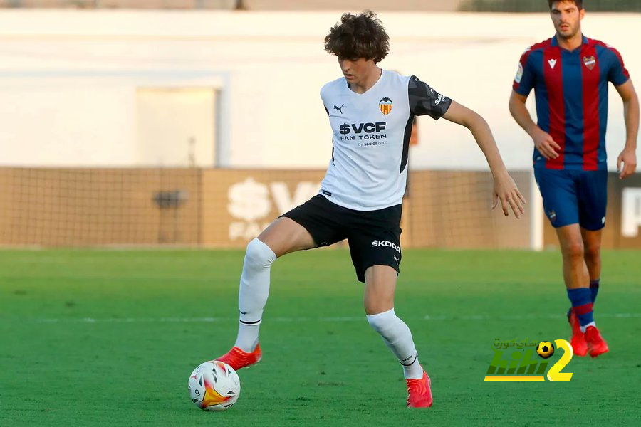 صراع بين برشلونة وريال مدريد على بوسكيتس الجديد