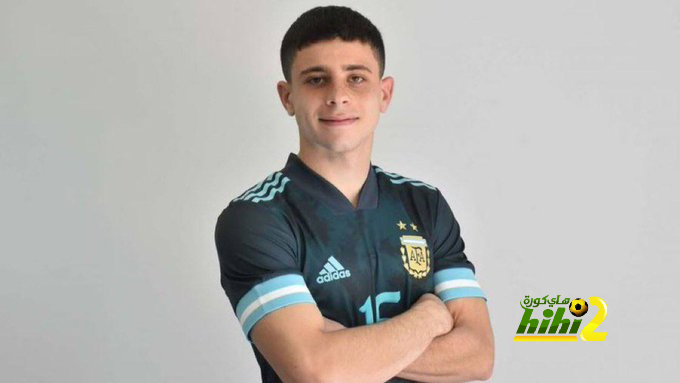 لماذا تعاقد برشلونة رسميا مع لوكاس رومان ؟