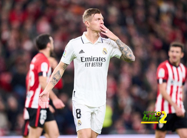 هل يجب إقناع كروس بدوره الجديد في ريال مدريد …؟!