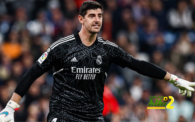 تيبو كورتوا … ليلة خاصة بقميص ريال مدريد