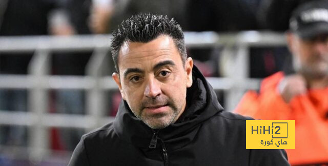 غرفة ملابس برشلونة تختار بديل تشافي
