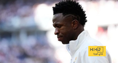 أزولاي : فينيسيوس لاعب كرة قدم استثنائي