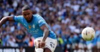 أداء مميز من أكانجي أمام مانشستر يونايتد