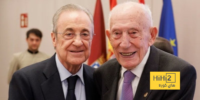 صور من الغداء التقليدي رقم 100 لأعضاء ريال مدريد