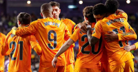 ماذا كتب لاعبو ريال مدريد على كرة “هاتريك” مبابي أمام بلد الوليد؟