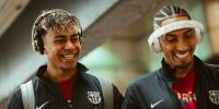 فيديو.. لامين ورافينيا يرافقان تميمة برشلونة لحظة الوصول الى المونتجويك