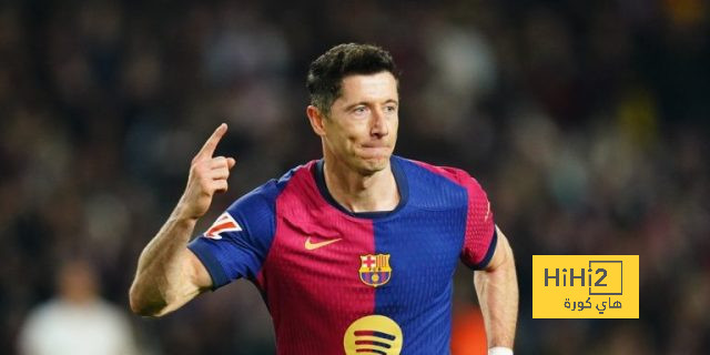 رأي نجم برشلونة السابق في مستوى ليفاندوفسكي هذا الموسم