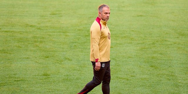 فليك يستعين بـ8 جواهر من لا ماسيا.. صور