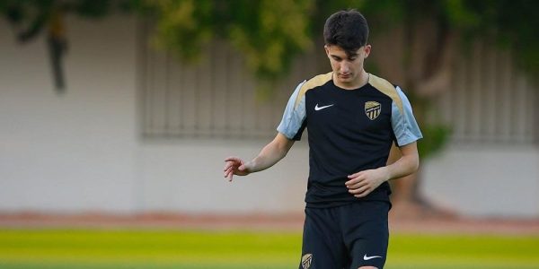 هل يعود أوناي هيرنانديز إلى برشلونة ؟ اللاعب يحسمها