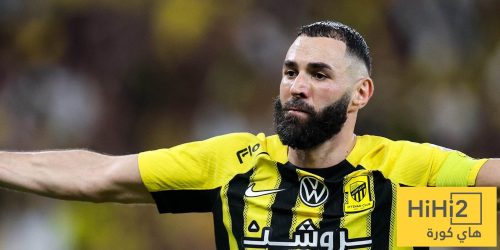 بنزيما يقترب من تجديد عقده مع الاتحاد