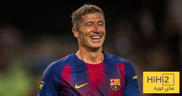 ليفاندوفسكي يحسم مستقبله مع برشلونة