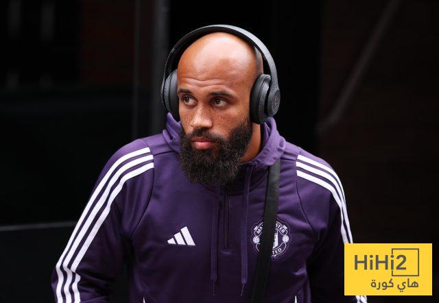 صور.. لحظة وصول مانشستر يونايتد إلى ملعب فولهام 8 صور.. لحظة وصول مانشستر يونايتد إلى ملعب فولهام 7