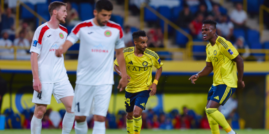 نتيجة الشوط الأول بين النصر والاستقلال