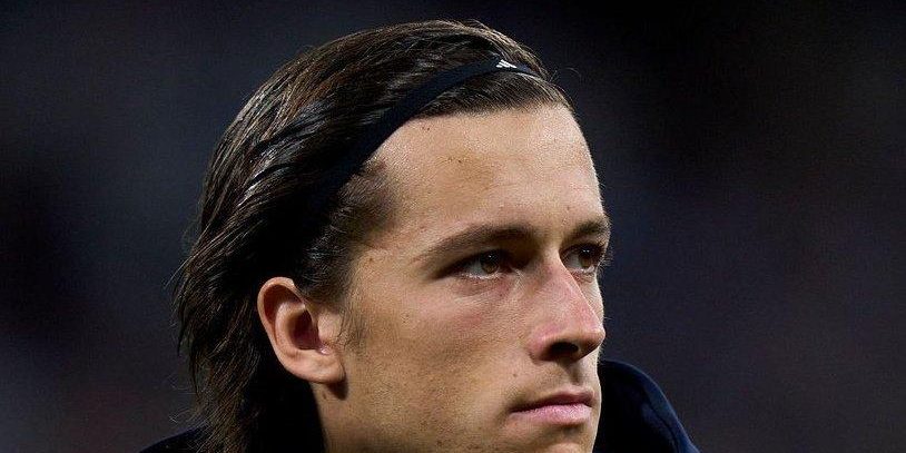 رغم تألقه.. كاريراس أبرز مفاجأت المستبعدين من منتخب إسبانيا!