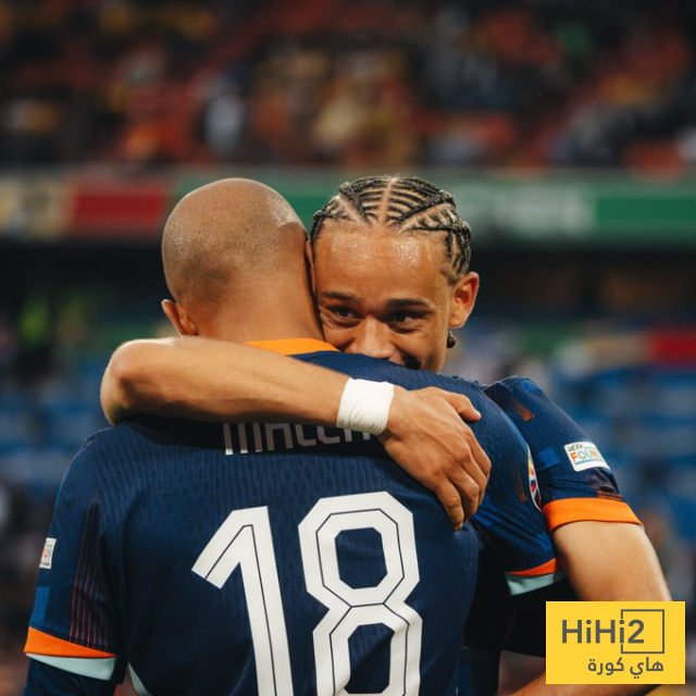 هولندا تسجل الهدف الاول في شباك فنلندا هولندا تسجل الهدف الاول في شباك فنلندا