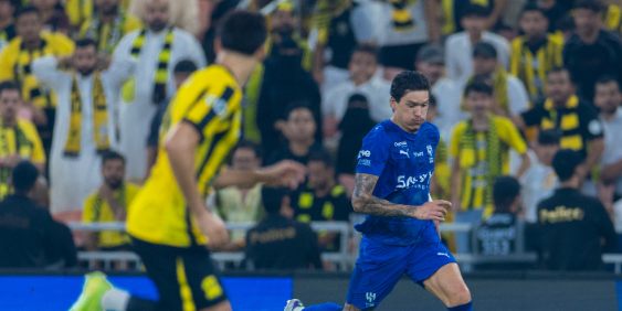 من يتفوق؟ تاريخ مواجهات الهلال والاتحاد من يتفوق؟ تاريخ مواجهات الهلال والاتحاد