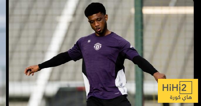 مانشستر يونايتد ينهي عمليات الإحماء قبل مواجهة توتنهام