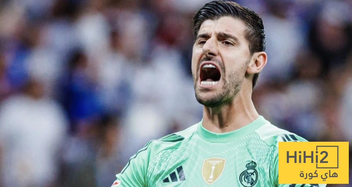 سانتياغو كانيزاريس يشيد بكورتوا