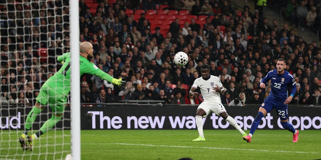 انجلترا يتقدم على صربيا في الشوط الاول