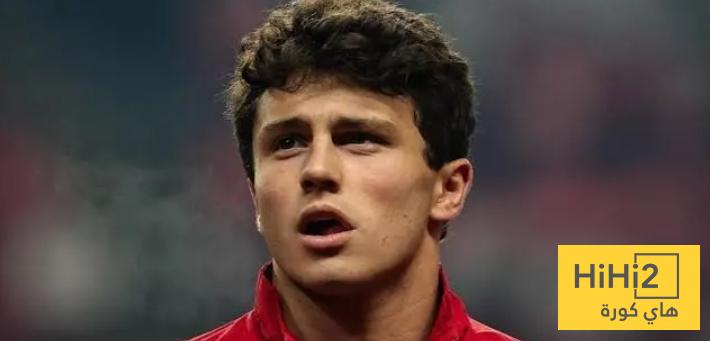 جواو نيفيز يضرب شباك أرمينيا بالهدف الثالث