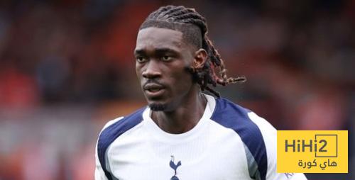 لاعب توتنهام يغازل برشلونة