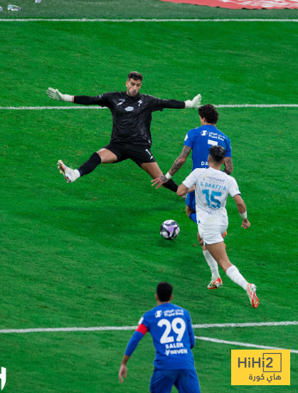 لاعب الهلال يتألق أمام الفتح لاعب الهلال يتألق أمام الفتح
