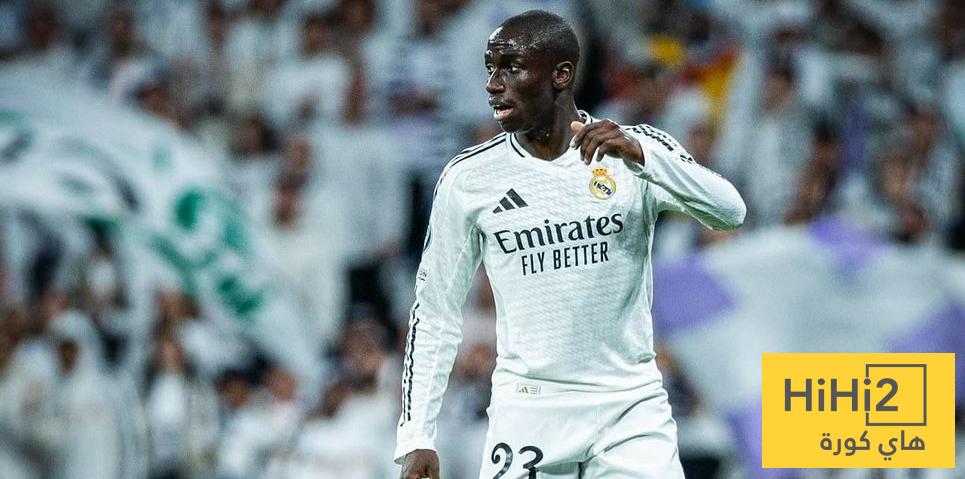 ميندي يثبت قيمته الدفاعية ويكسب ثقة ألونسو