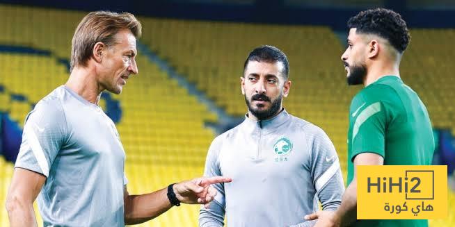 رينارد يجتمع بلاعبي الأخضر قبل مواجهة عمان