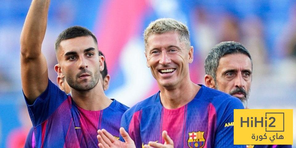 تصريحات قوية من مدرب بولندا عن ليفاندوفسكي