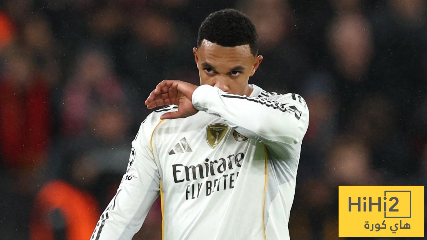 أرنولد يغيب في وقت مثالي!