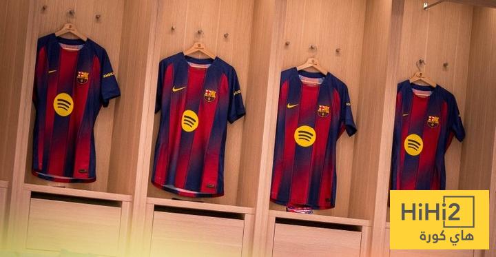 صور من غرف ملابس برشلونة قبل لقاء فرانكفورت